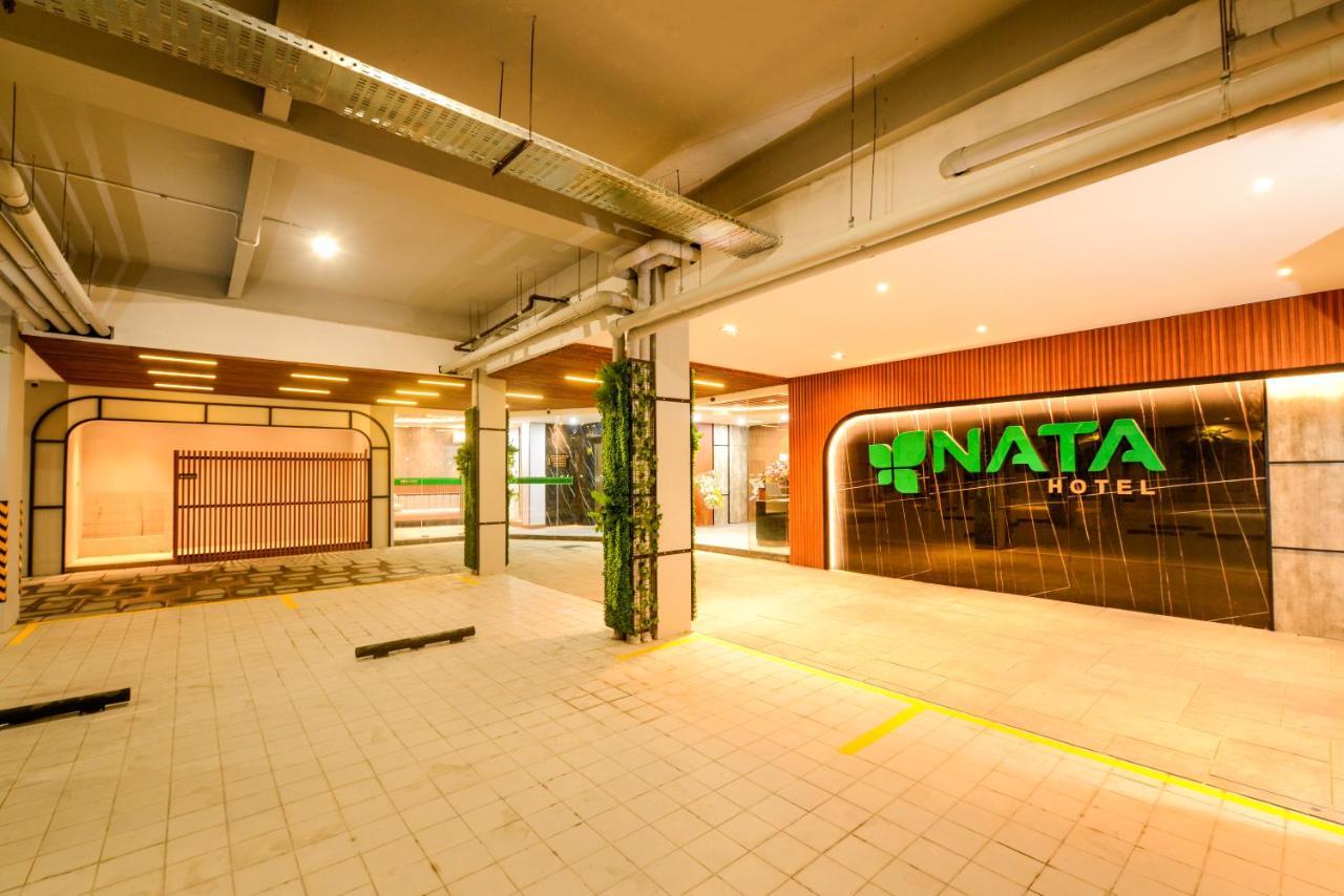 Nata Azana Hotel Solo Exterior foto